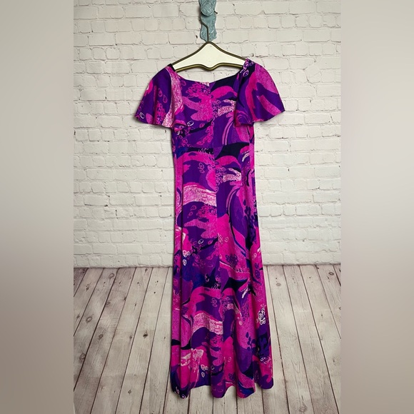 Vintage 60s Hawaiian Dress - Picture 2 of 9